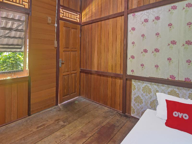 Spot On 91799 Sosonopan Homestay - Oda