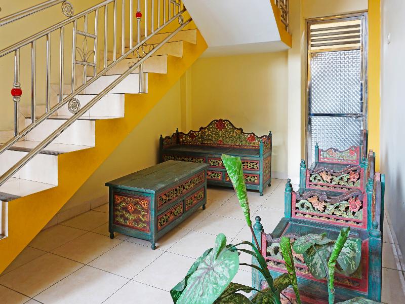 Oyo 91580 Kost Bougenville Syariah - Lobi