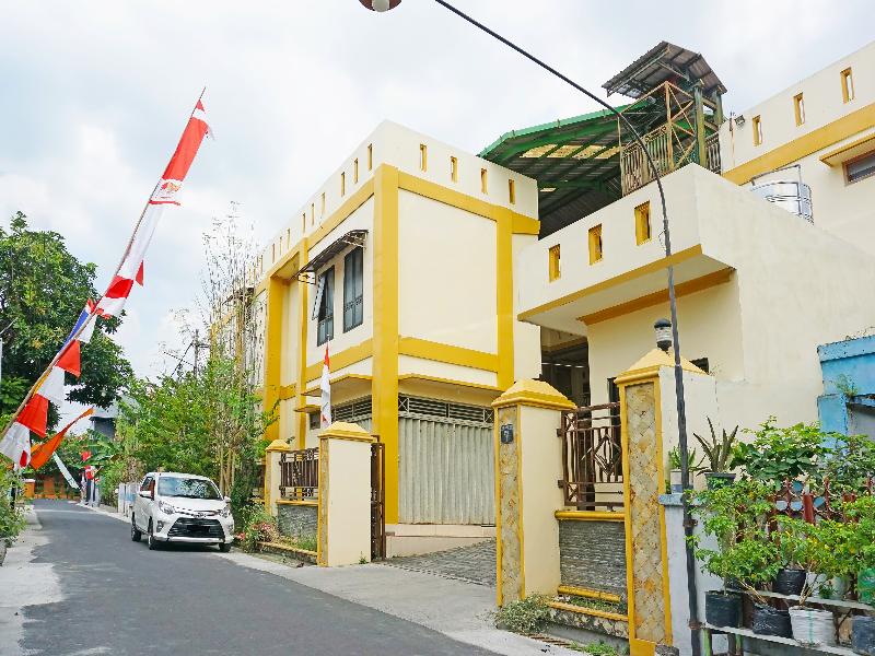 Oyo 91580 Kost Bougenville Syariah - Genel