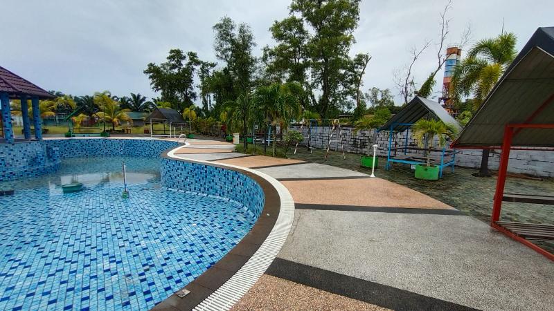 Capital O 91806 Hotel Batu Suli - Havuz