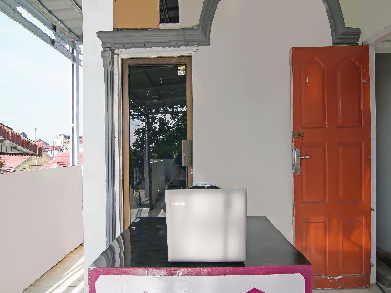 Spot On 91826 Yoezef Homestay Syariah - Lobi