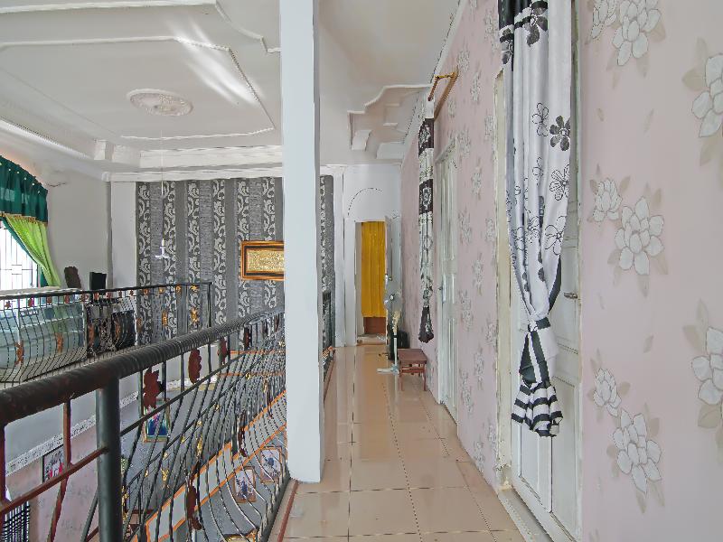 Spot On 91826 Yoezef Homestay Syariah - Lobi