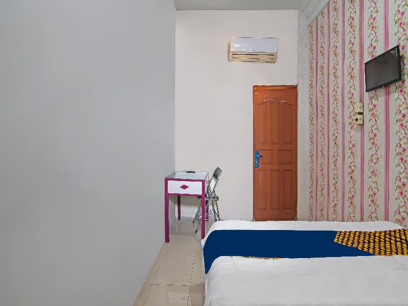 Spot On 91826 Yoezef Homestay Syariah - Oda