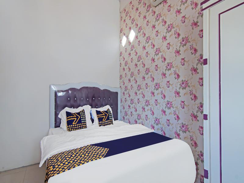 Spot On 91826 Yoezef Homestay Syariah - Oda