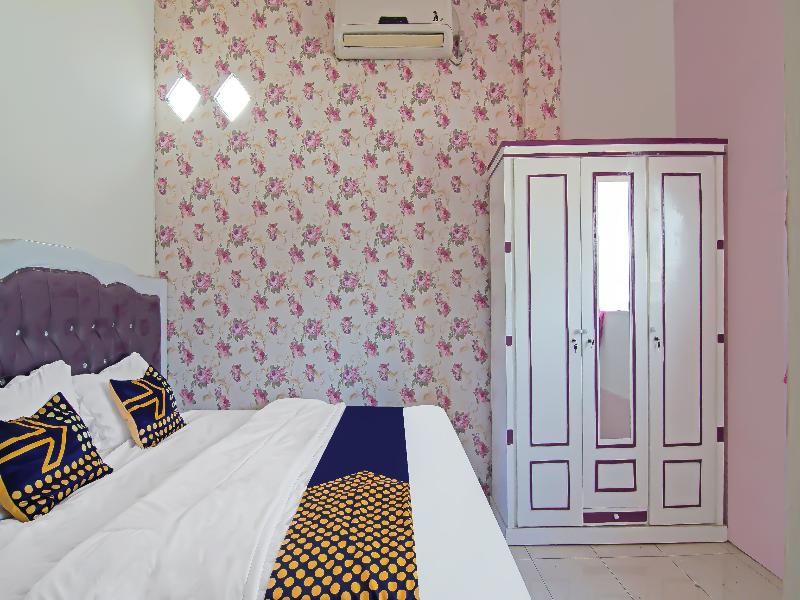 Spot On 91826 Yoezef Homestay Syariah - Oda