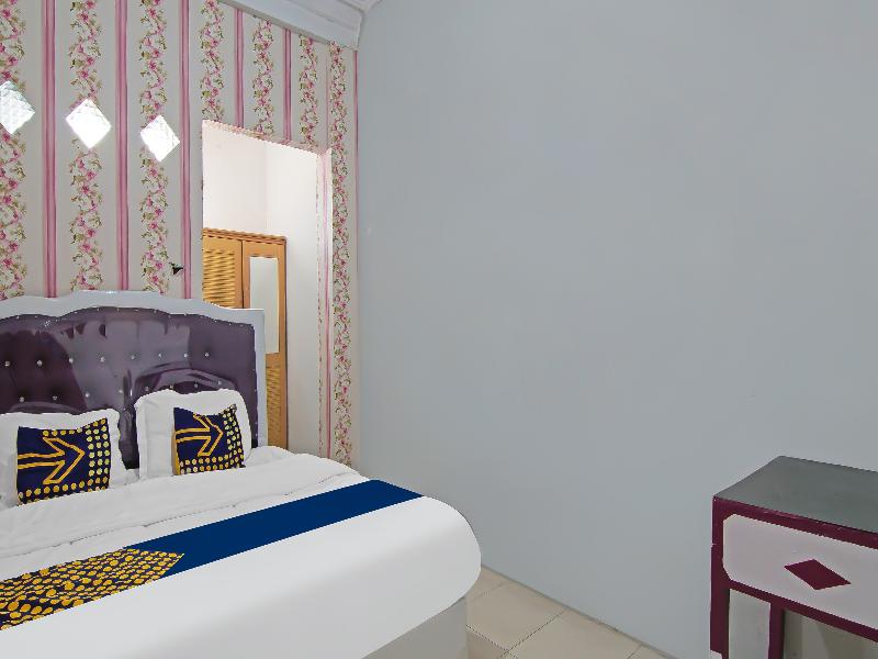 Spot On 91826 Yoezef Homestay Syariah - Oda