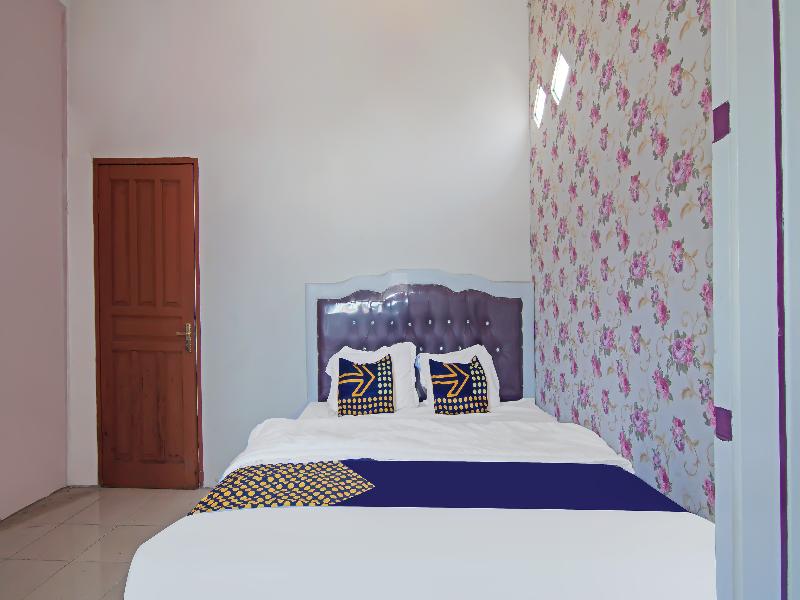 Spot On 91826 Yoezef Homestay Syariah - Oda