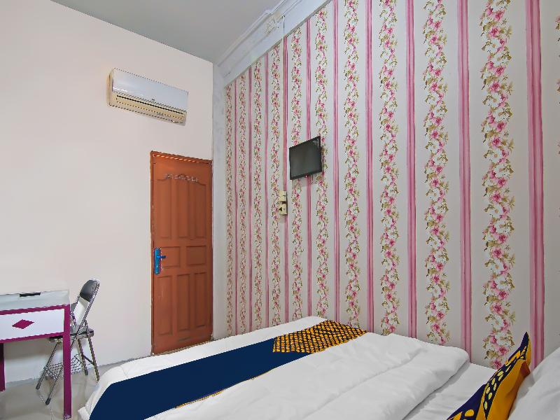 Spot On 91826 Yoezef Homestay Syariah - Oda