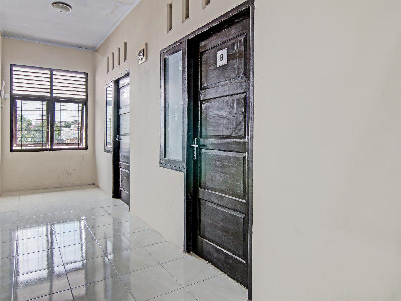 Spot On 91828 Homestay Dinda Syariah - Lobi