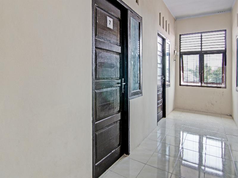 Spot On 91828 Homestay Dinda Syariah - Lobi