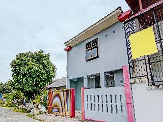 Spot On 91828 Homestay Dinda Syariah otel fotoğrafı