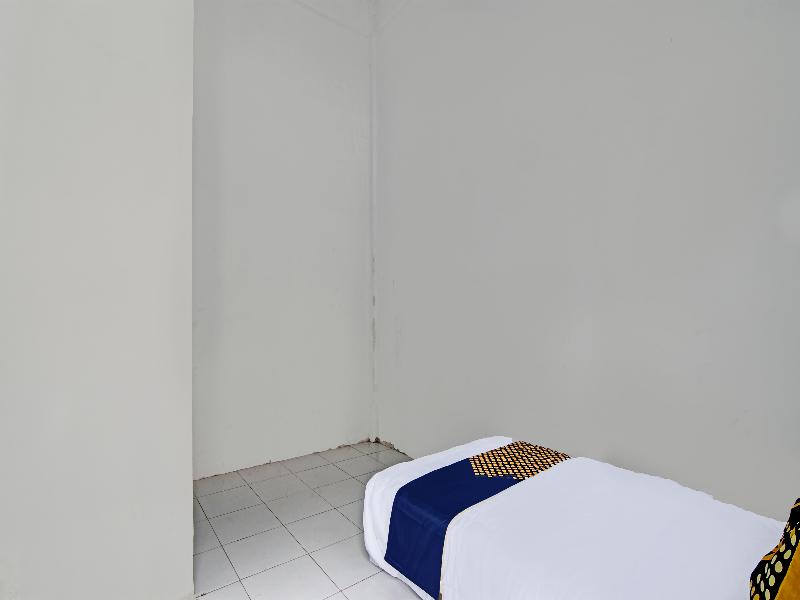Spot On 91828 Homestay Dinda Syariah - Oda