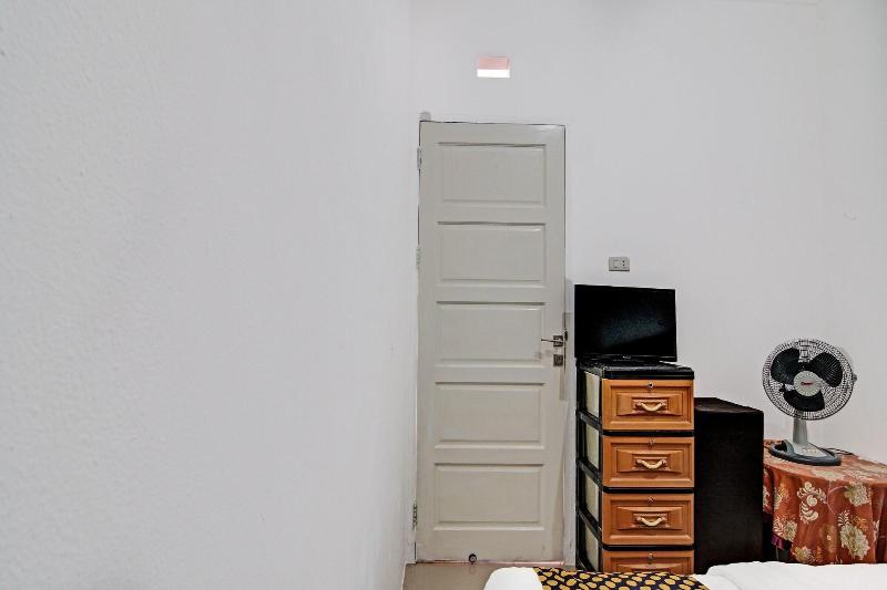 Spot On 91828 Homestay Dinda Syariah - Oda