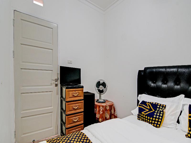 Spot On 91828 Homestay Dinda Syariah - Oda