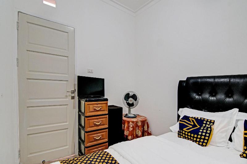 Spot On 91828 Homestay Dinda Syariah - Oda