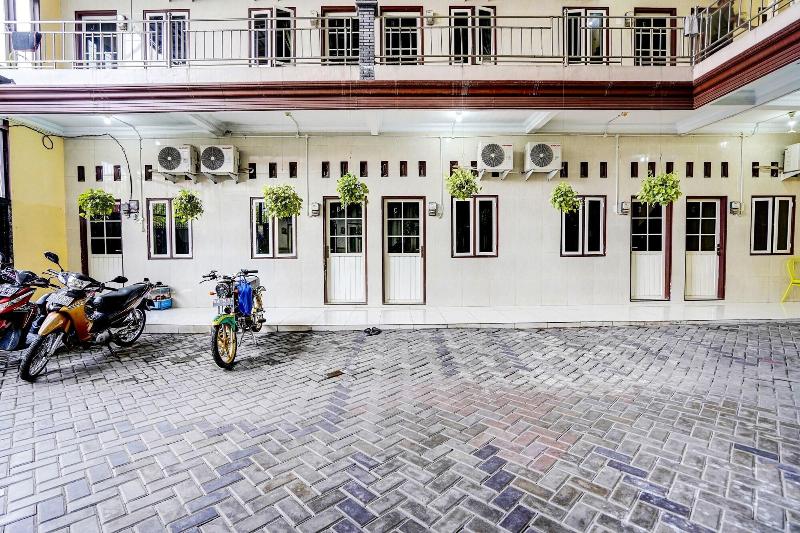 Oyo 91795 Kos Jeehel Syariah - Genel