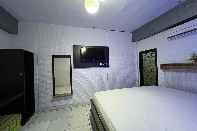 Oyo 91757 Surya Hotel - Oda