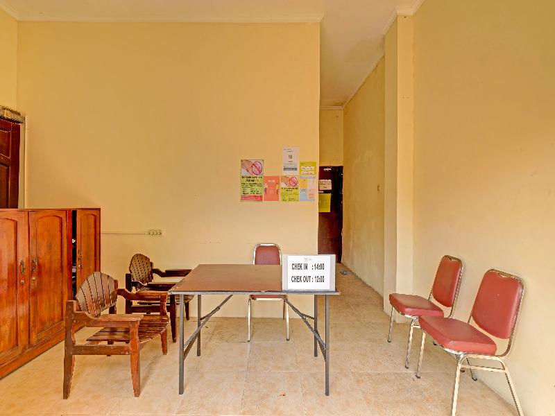 Oyo 91522 Candi Gebang Guesthouse - Lobi