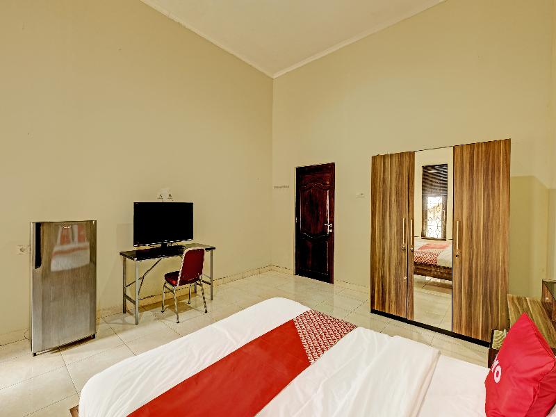 Oyo 91522 Candi Gebang Guesthouse - Oda