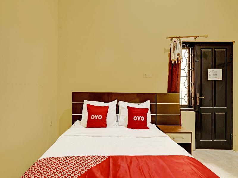 Oyo 91522 Candi Gebang Guesthouse - Oda