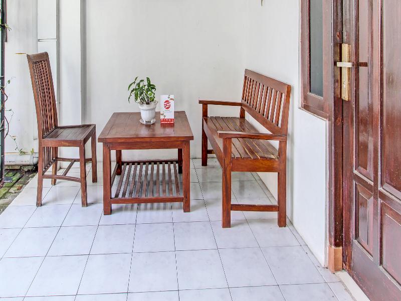 Oyo 91803 Gita Graha Guest House Syariah - Lobi