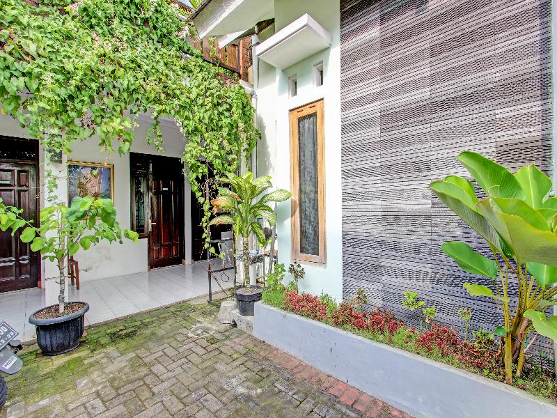 Oyo 91803 Gita Graha Guest House Syariah - Lobi
