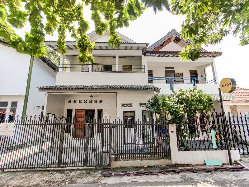 Spot On 91374 Asia Stay Semarang - Genel