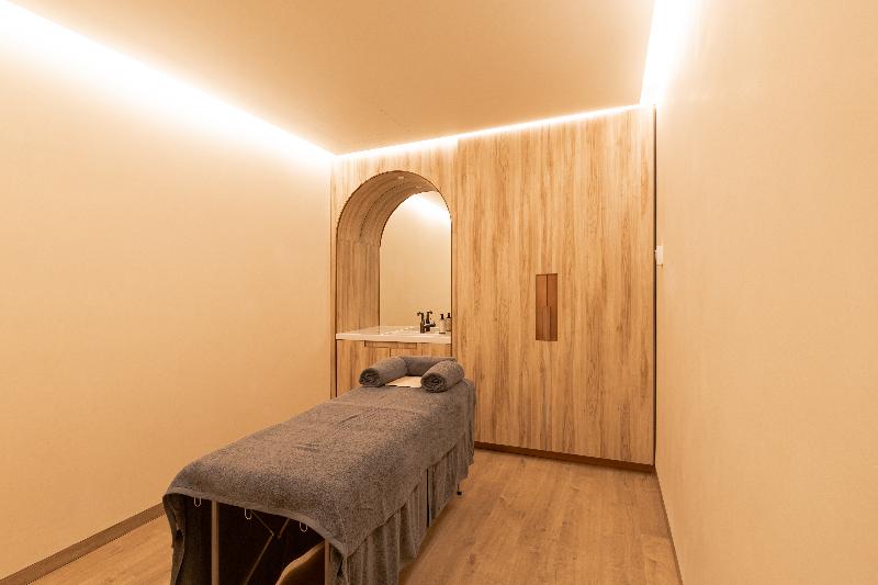 Luster Hotel - Aktivite