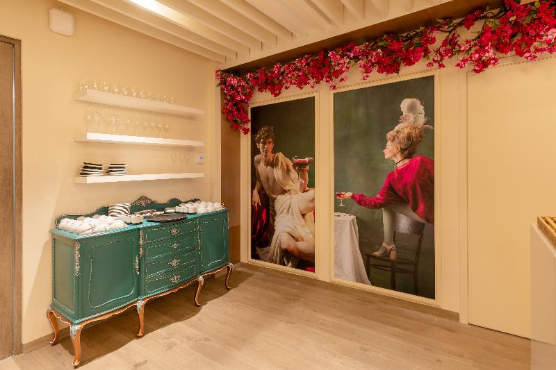 Luster Hotel - Genel