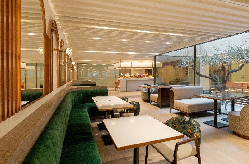Luster Hotel - Restoran