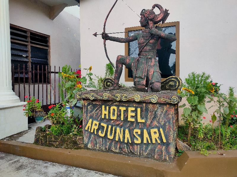 Hotel Arjuna Sari Bandungan By Zuzu - Genel