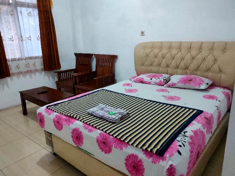 Hotel Arjuna Sari Bandungan By Zuzu - Oda