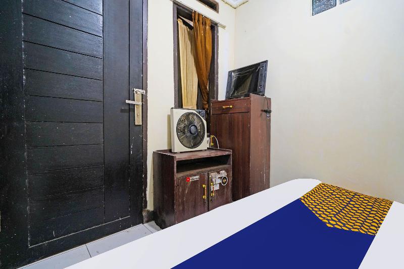 Spot On 91783 Urban Syariah Residence - Oda