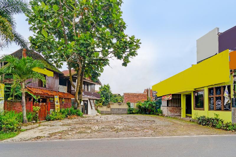 Oyo 91810 Hotel Balebat 2 - Genel