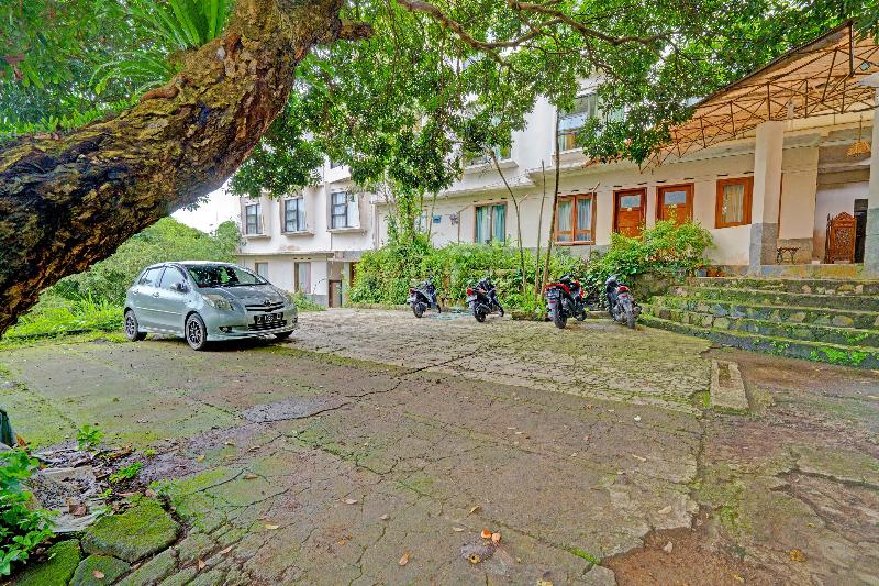 Oyo 91810 Hotel Balebat 2 - Genel