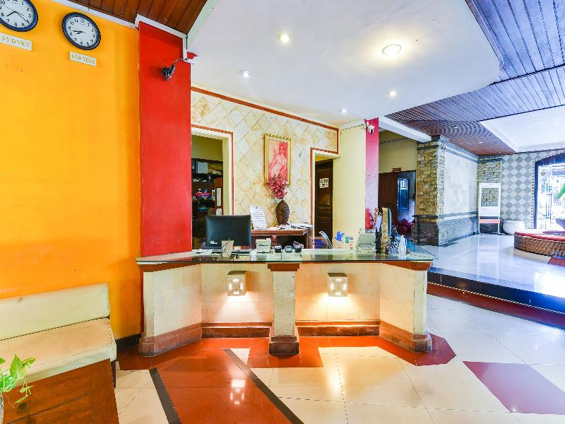 Super OYO Townhouse Oak Maxi Hotel Legian - Lobi