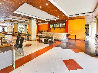 Super OYO Townhouse Oak Maxi Hotel Legian fotoÄŸrafÄ±