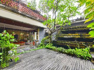 Super OYO Townhouse Oak Maxi Hotel Legian fotoÄŸrafÄ±