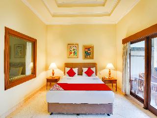 Super OYO Townhouse Oak Maxi Hotel Legian fotoÄŸrafÄ±