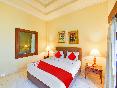 Super OYO Townhouse Oak Maxi Hotel Legian oda fotoğrafı