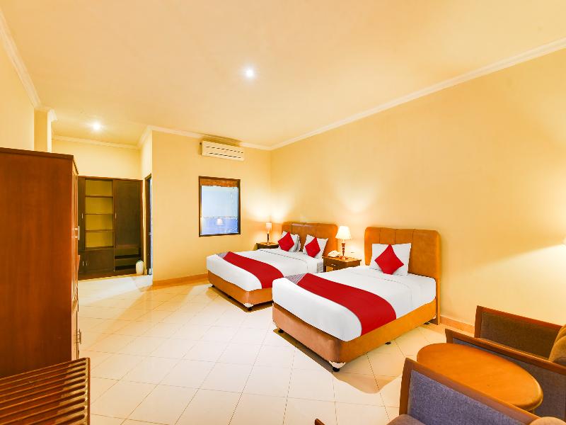 Super OYO Townhouse Oak Maxi Hotel Legian - Oda