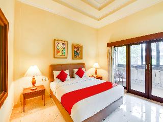 Super OYO Townhouse Oak Maxi Hotel Legian fotoÄŸrafÄ±