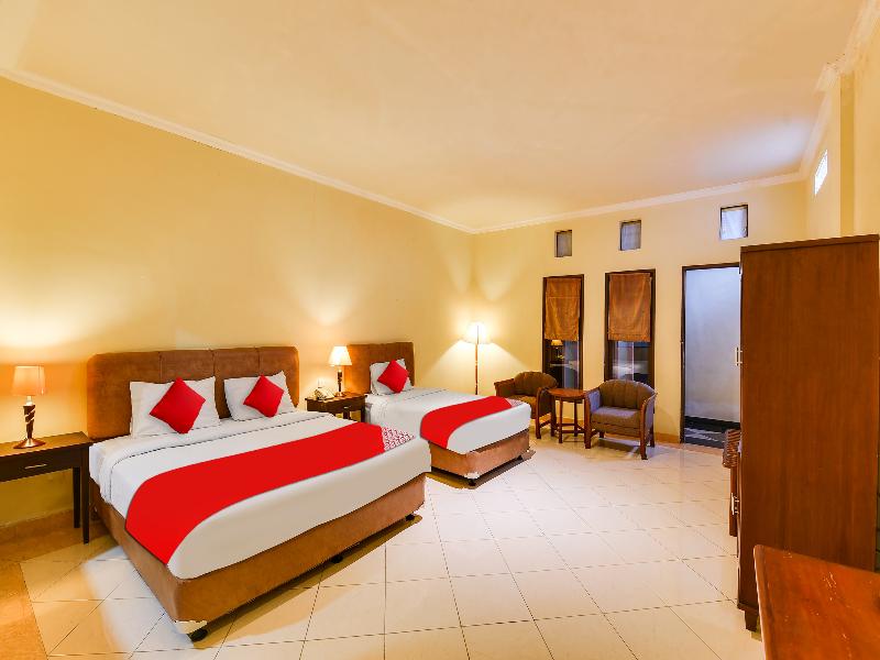 Super OYO Townhouse Oak Maxi Hotel Legian - Oda