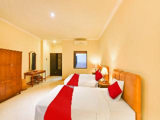 Super OYO Townhouse Oak Maxi Hotel Legian fotoÄŸrafÄ±