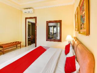 Super OYO Townhouse Oak Maxi Hotel Legian fotoÄŸrafÄ±