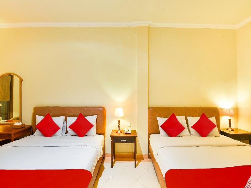 Super OYO Townhouse Oak Maxi Hotel Legian - Oda