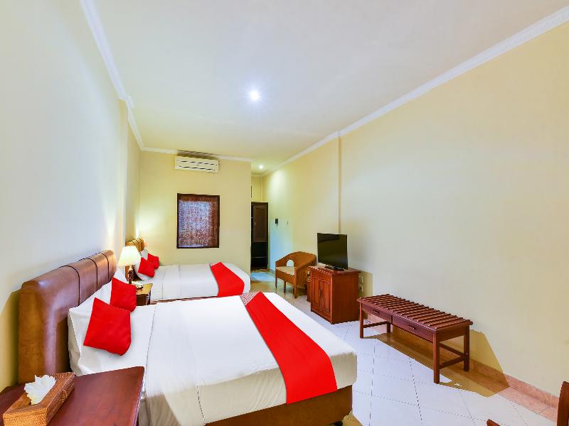 Super OYO Townhouse Oak Maxi Hotel Legian - Oda