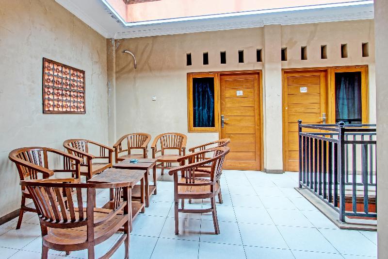 Spot On 91356 Hotel Mustika 2 - Lobi