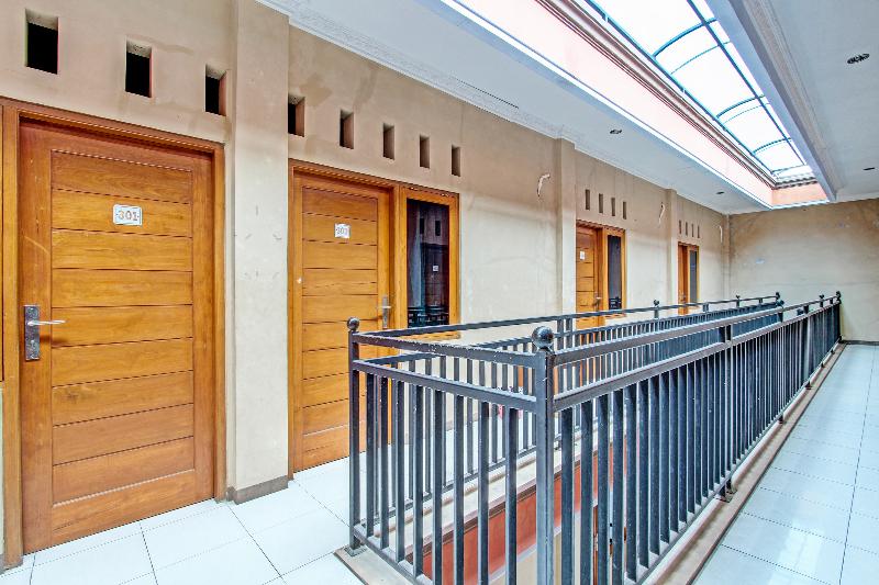Spot On 91356 Hotel Mustika 2 - Lobi
