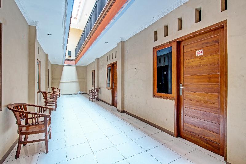 Spot On 91356 Hotel Mustika 2 - Lobi